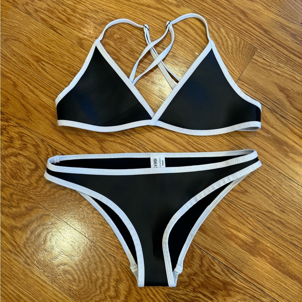 HOAKA Swimwear Black and White Bikini